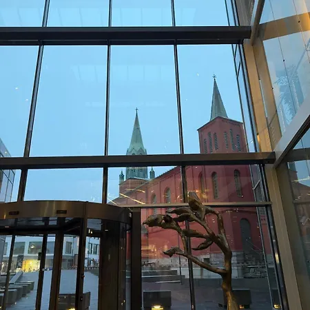 Modern Stay In Central Stavanger With Historic View Appartement